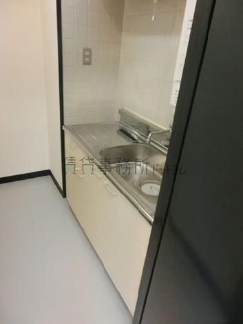 給湯室が部屋内にあります