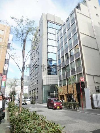 有楽町駅方面へ連絡します