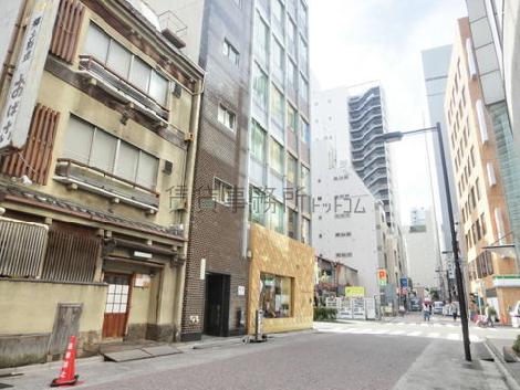 銀座一丁目駅の真上という立地です