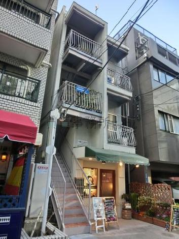 3階建ての小規模ビル