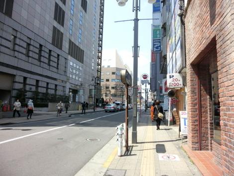 隣接する脇道
