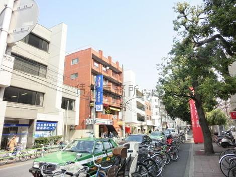外苑西通りから有栖川公園に向かう道