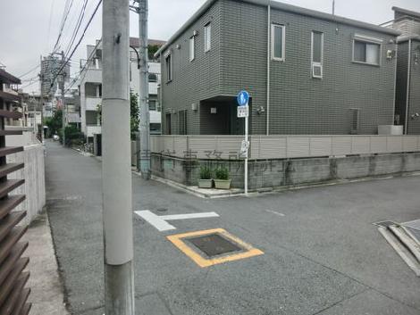 正面入口付近から見た周辺です