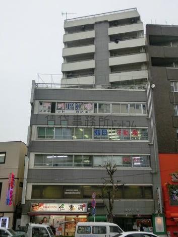 南向きのオフィスビル