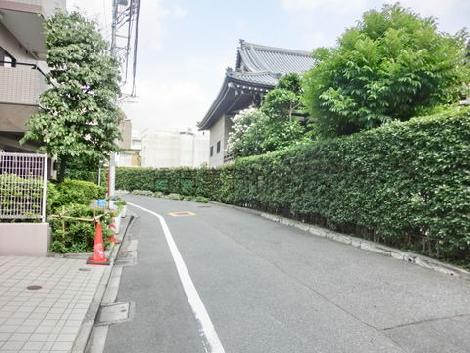前面通りの様子