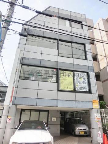 スッキリとした外装