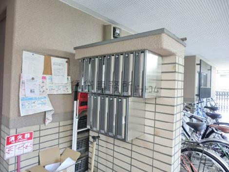 コンパクトな郵便受け、鍵付です
