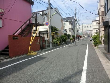 周辺は住宅街です