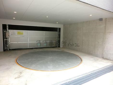 敷地内の機械式駐車場