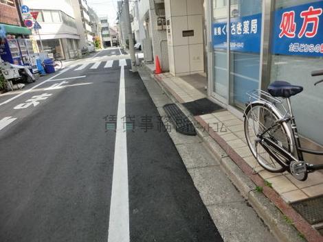 人・車の通りはあまりありません