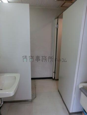 男子トイレ内部