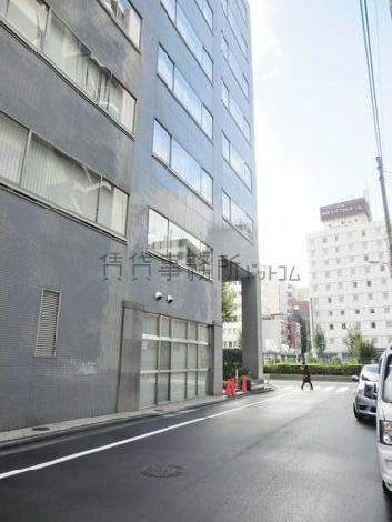 隣接する脇道奥からの景観