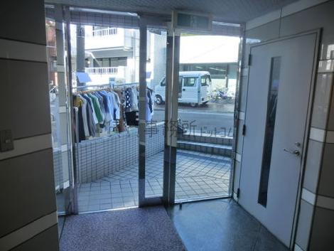 管理の行き届いたエントランスです