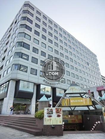 産業貿易センタービルの外観写真