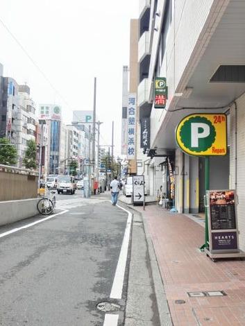 建物内にコインパーキングを用意