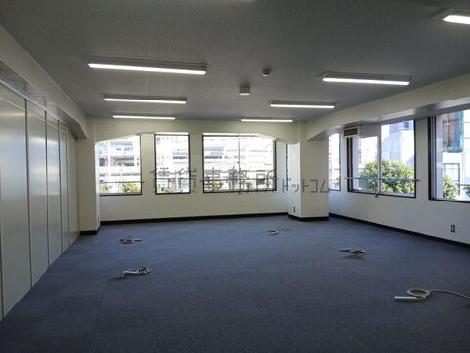 不老町守谷ビルの室内