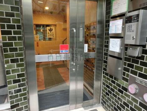 正面玄関