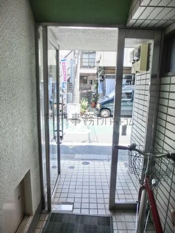 片開きの扉