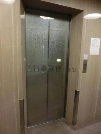 乗り場前