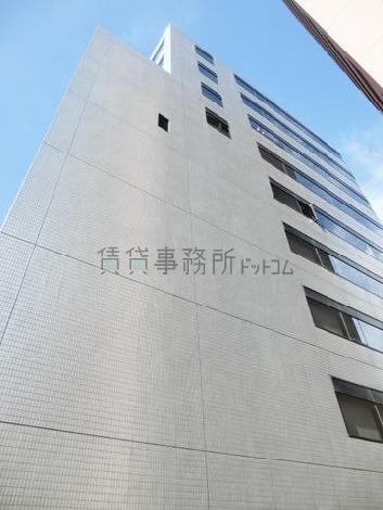 側面奥からの外観