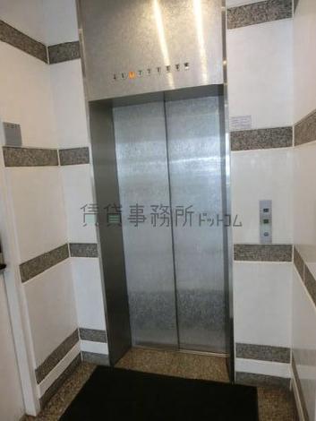 エレベーター前です