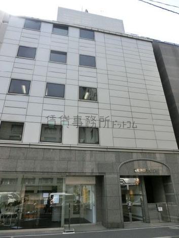 建物がずっしりとしています