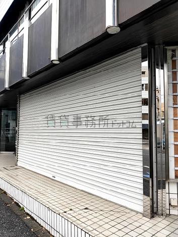 正面玄関