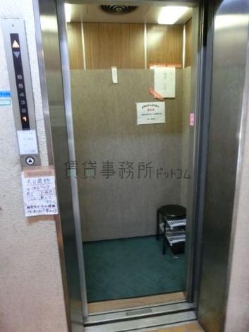 6人乗りのエレベーター