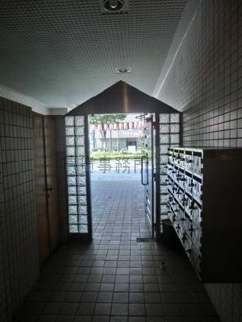 エレベーター前から入口