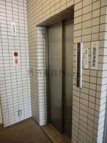 扉を1つ入った場所にあります
