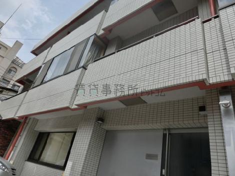 住宅街にあっても高さがそれほどないため不自然ではありません
