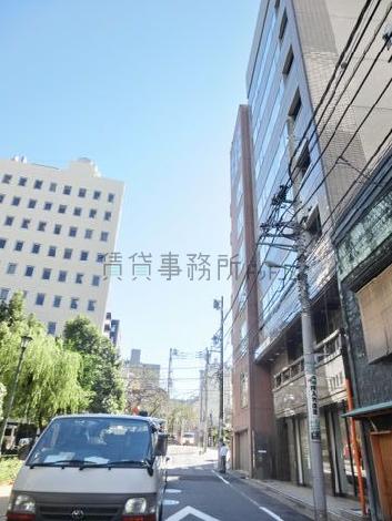 新富町方面へ連絡します