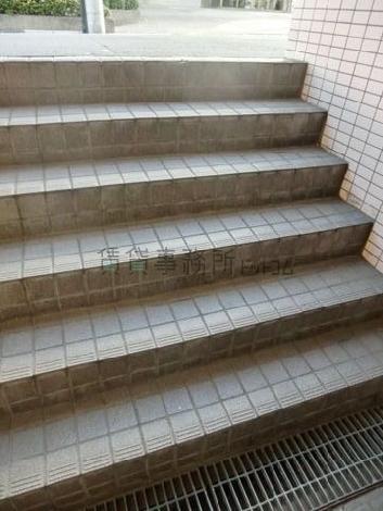 一階玄関階段