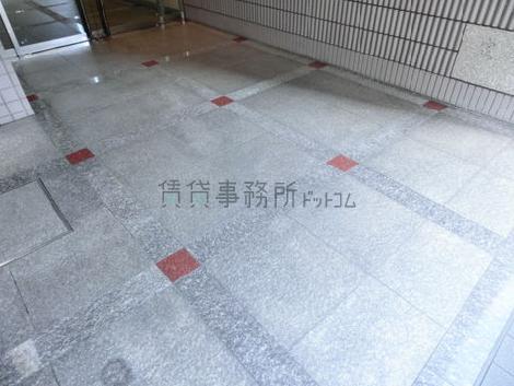 フラットな床面