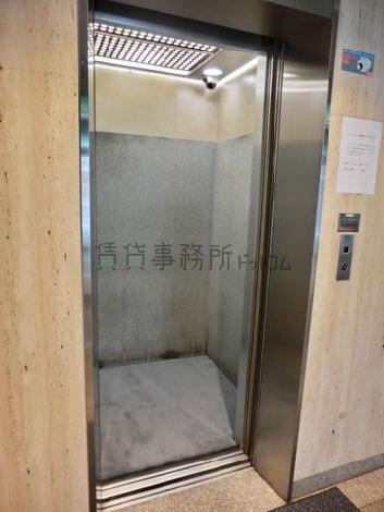 防犯カメラを設置