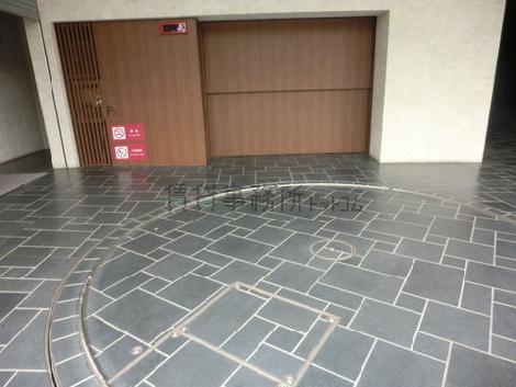 機械式駐車場が設けられています