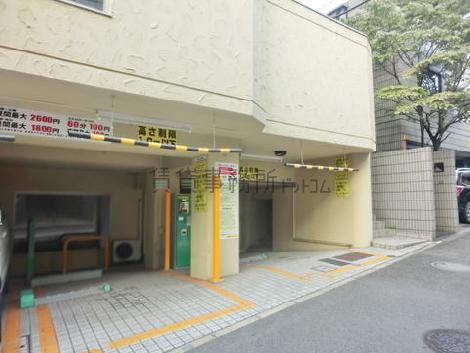 1階駐車場