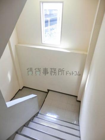 採光の入る踊り場