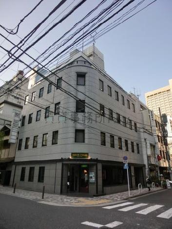 物件は角地に立地しています