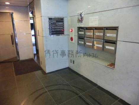 集合ポストとフロアインフォメーション