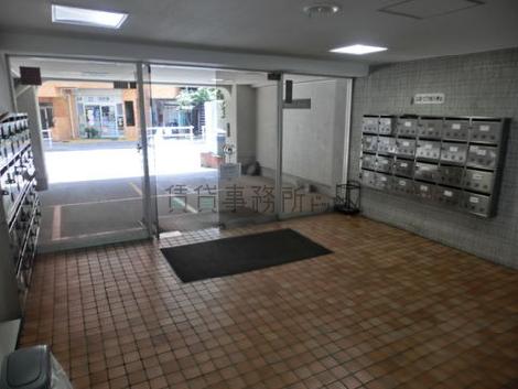 正面玄関と同じくエントランスも広い造りです