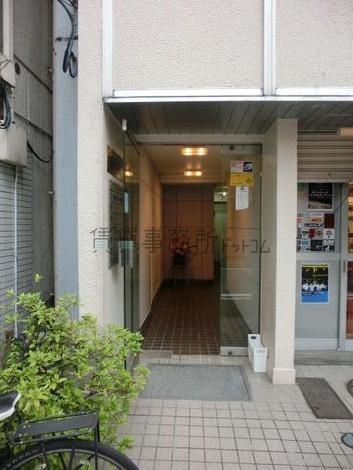 綺麗なガラス扉ですね