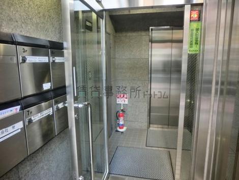 手動式のガラス扉
