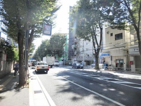 車道幅の広い通り