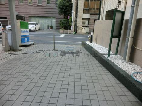 玄関までのアプローチ