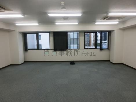銀座8丁目10番ビルの室内