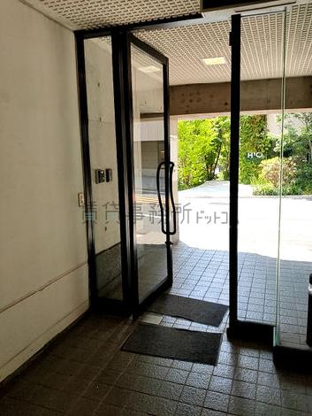 手動式の扉です
