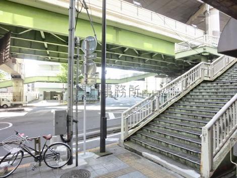 西池袋への高架橋方向