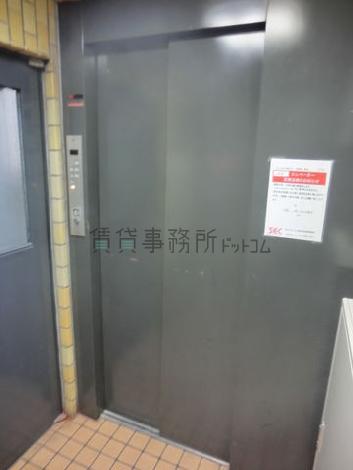 エレベーターは1基です