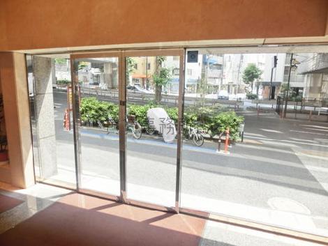 見透しの良いガラス張り